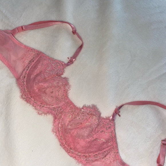 🎀Victorias Secret bra🎀 - Picture 2 of 4